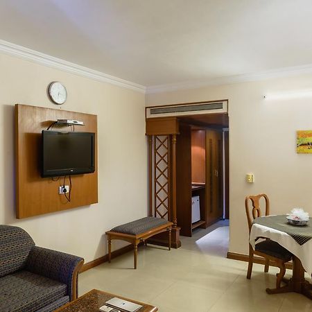 Quality Inn Palms Gāndhīdhām Buitenkant foto
