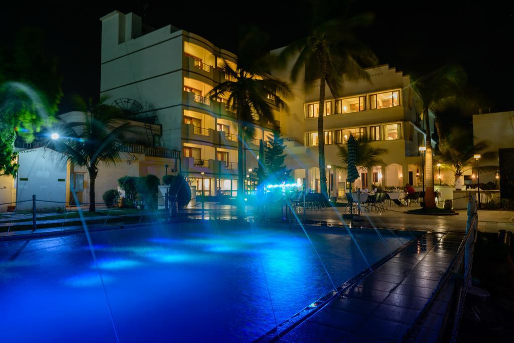 Quality Inn Palms Gāndhīdhām Buitenkant foto