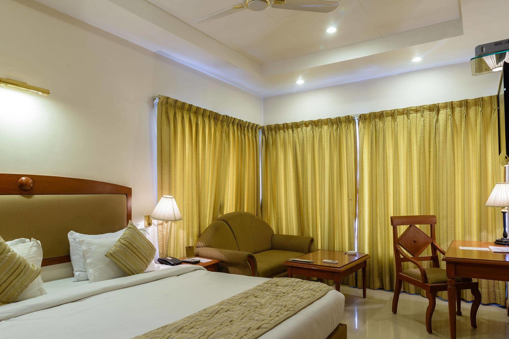 Quality Inn Palms Gāndhīdhām Buitenkant foto