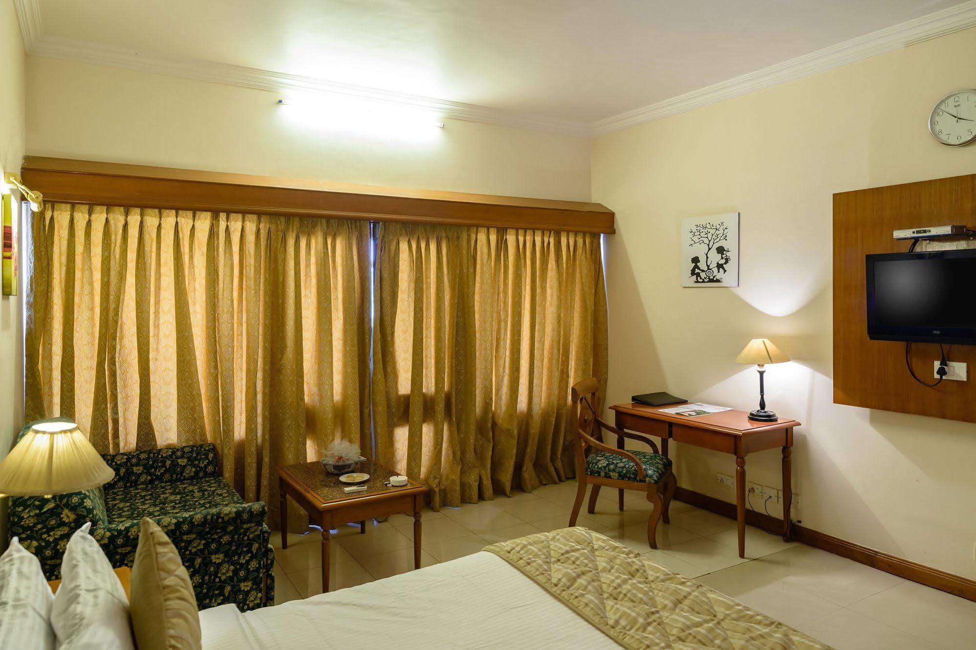 Quality Inn Palms Gāndhīdhām Buitenkant foto