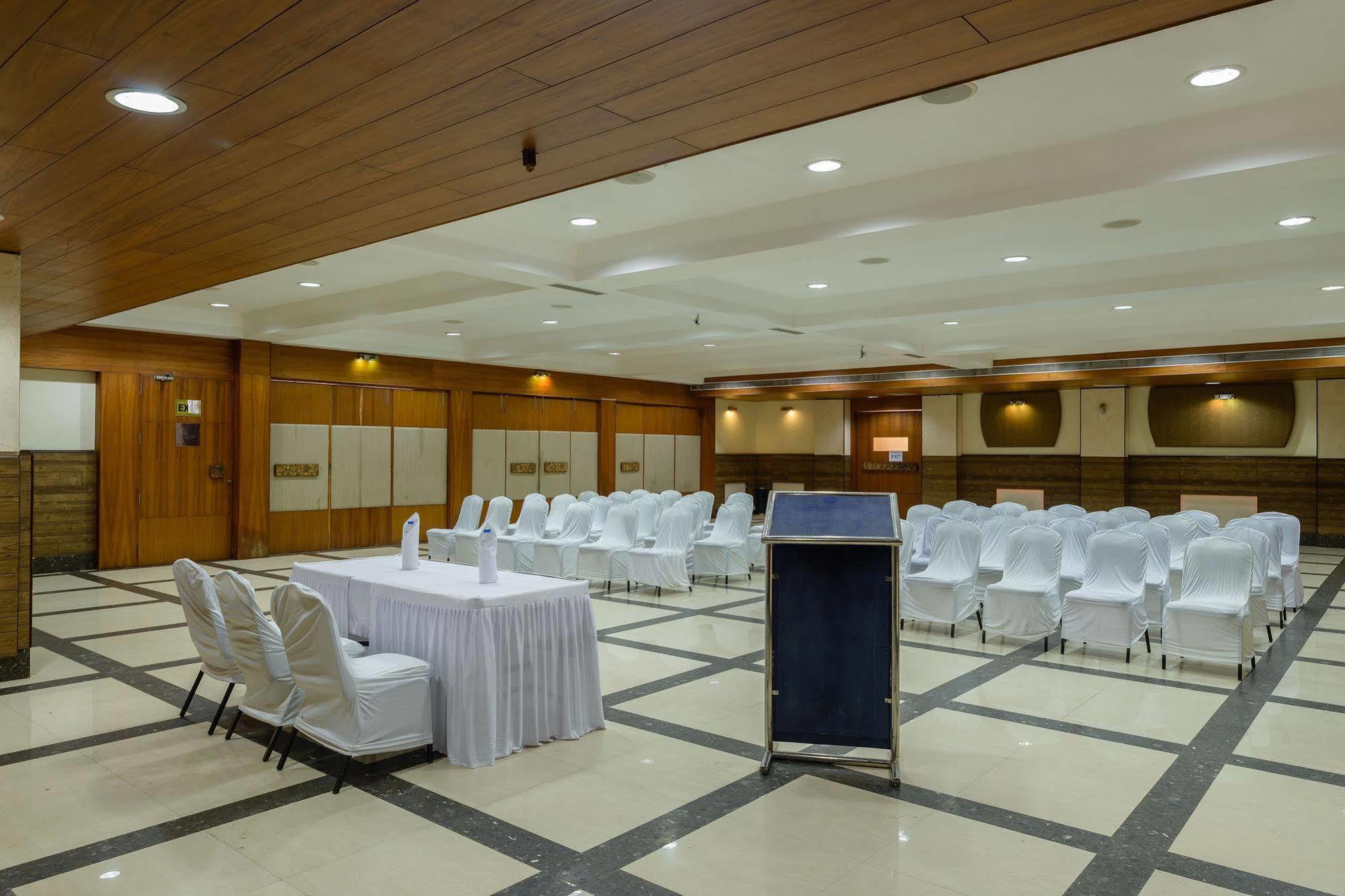 Quality Inn Palms Gāndhīdhām Buitenkant foto