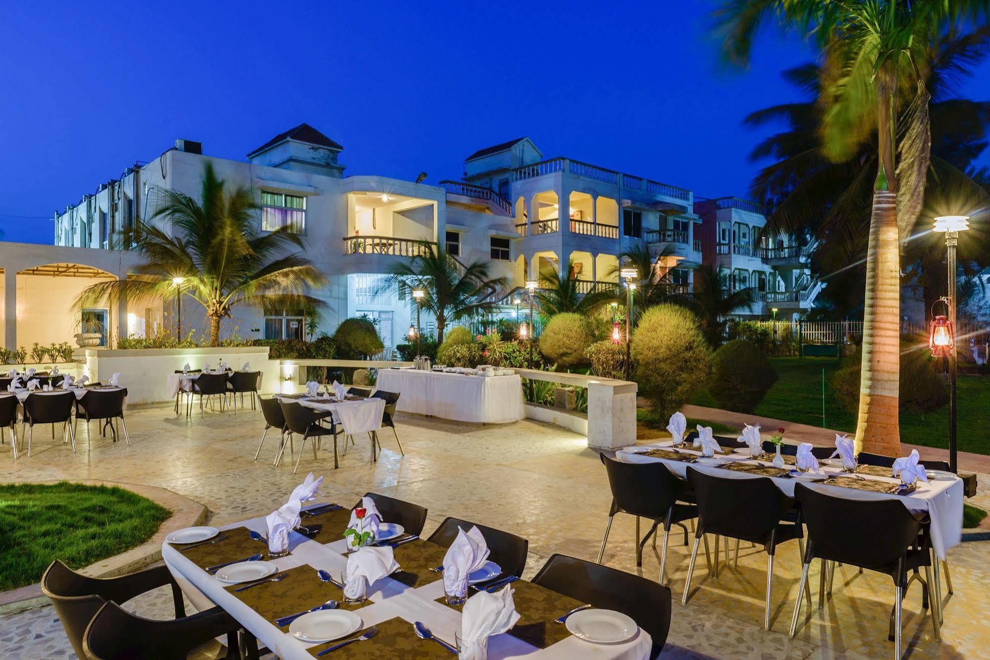 Quality Inn Palms Gāndhīdhām Buitenkant foto